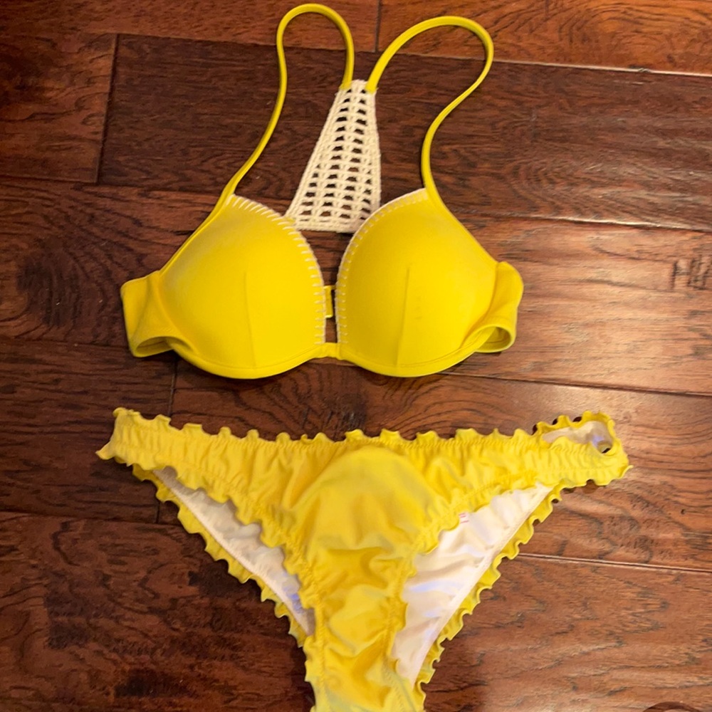 Victoria’s Secret Bikini Set 32C M never worn